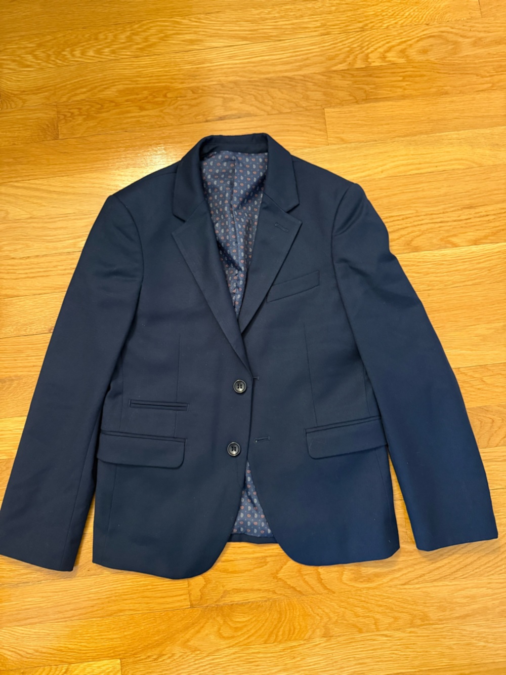 Navy Boys suit,  Isaac Mizrahi. Size 10H, fits like regular 10